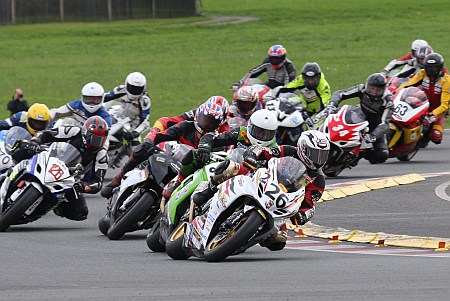 Fahrerfeld IRRC 2010 in Schleiz